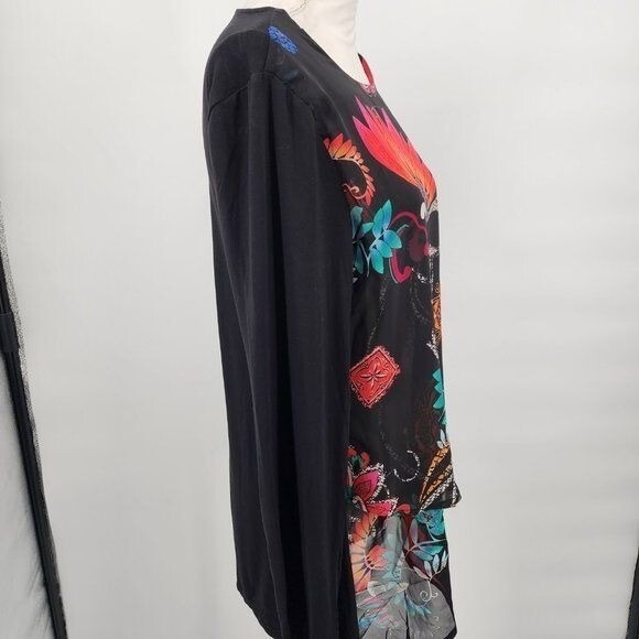 CHICO'S Floral Tulip Hem Top Blouse Mixed Media Size 1 (Medium) EUC - Picture 4 of 7